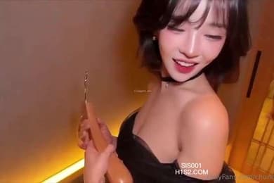 韩国美少女和人约炮车震当母狗