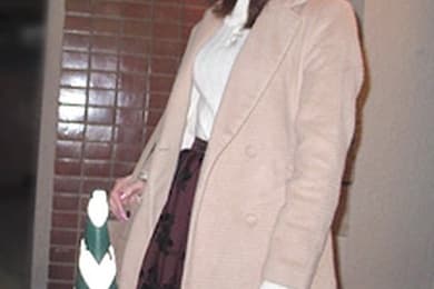 我收到了在拍卖会上赢得的裤子，当时它们是赤身裸体的。松川琴美