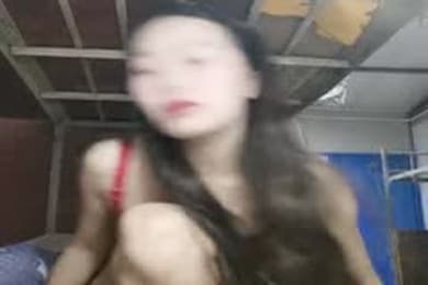雪儿r粉在工地宿舍被工友狂干
