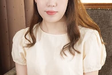 素人AV采访～露出勃起阴蒂谦虚呻吟的蜜桃妹～梨本洋子