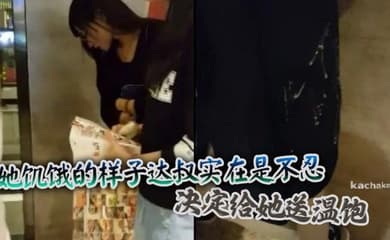 长发美女小姐姐正在等餐_她饥饿的样子达叔实在是不忍_决定给她送温饱_撸着小弟直冒烟_终于给美女送上了一身白白的粮食