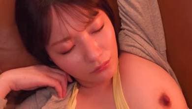 SSIS-983上夜班後姊姊總是在睡覺縫隙很大乳房毫無防備地生長已經到了忍耐的極限最糟糕的我鷲尾芽衣隨心所欲地舔揉