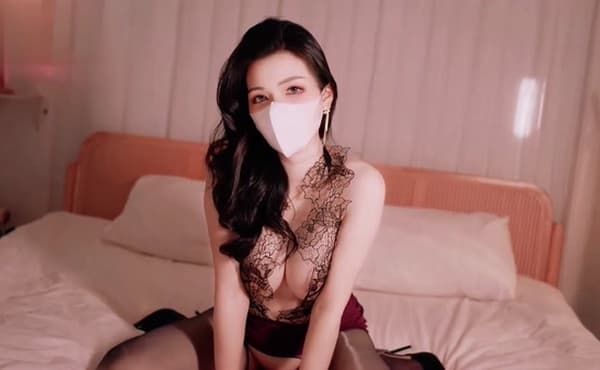 网红长腿女神【狐不妖】上门技师手法超绝欲火焚身强行内射