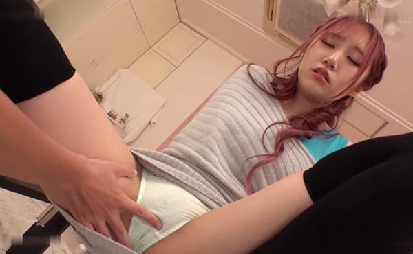 絶対パンチラ！挑発しながら絶対寸止めしてくる小悪魔ギャル 斎藤あみりUncensored-MMUS-075