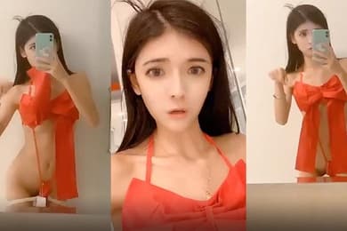 喜欢在厕所拍摄自己性感视频