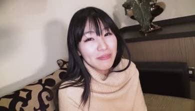 美腿女孩第一次尝试剃毛 关口雅子