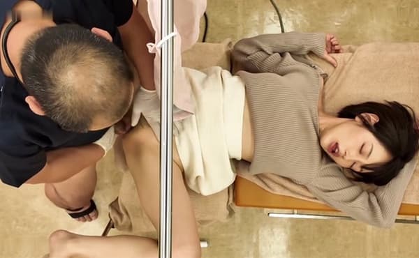 産婦人科痴!!29何も知らない若妻に治療と称して中出しまでっ!! Uncensored-UMD-1007